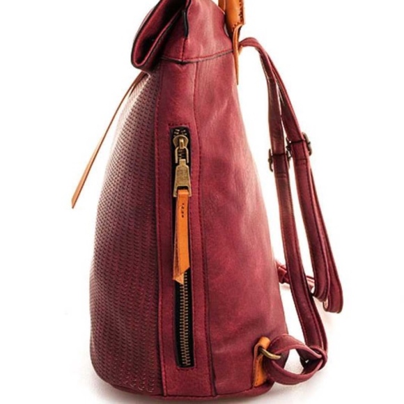 LEVI Must Have mini Backpack - 3 COLORS - Picture 4 of 8